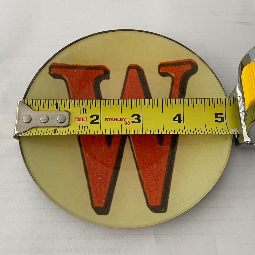 John Derian Gold and Red 5 1/4” Decorative Letter Plate - W - Picture 7 of 7
